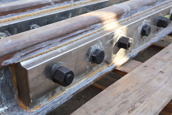 鋼軌膠結(jié)絕緣接頭檢測